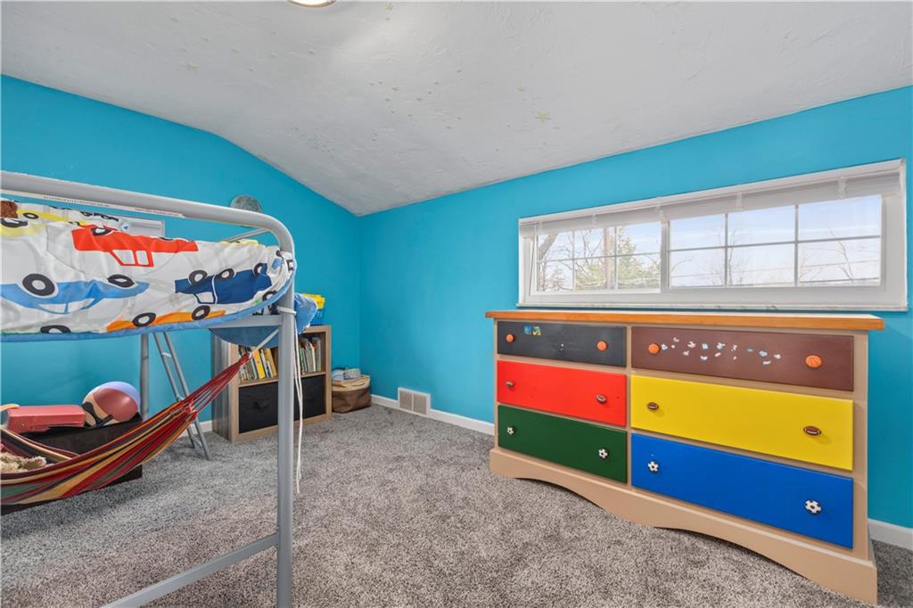 333 Frazier Drive Pittsburgh, PA 15235 - Photo 17 of 22