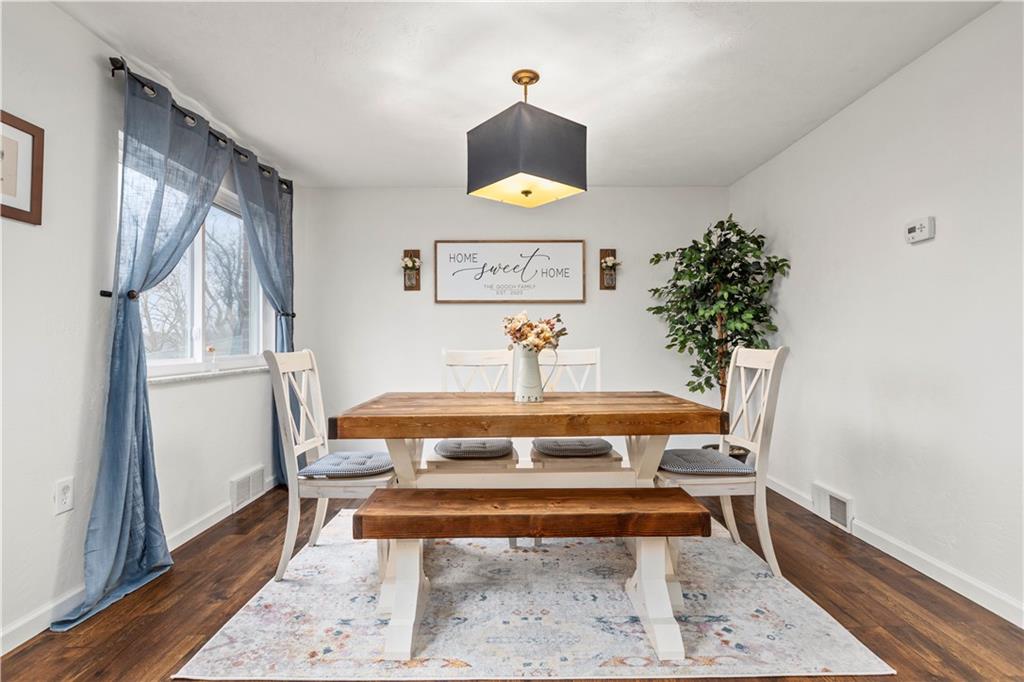 333 Frazier Drive Pittsburgh, PA 15235 - Photo 9 of 22 a view of entryway with a rug