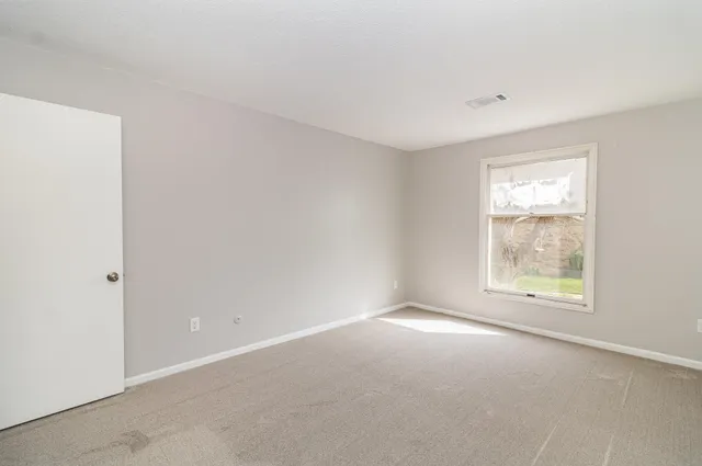 $214,900 | 1345 Crestridge Lane, Unit 102, Eagan, MN 55123