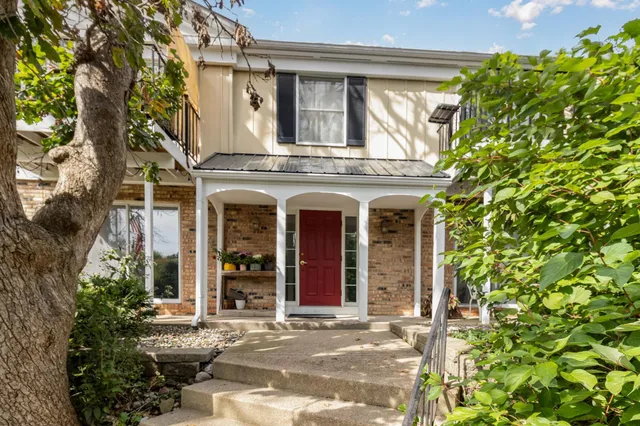 $214,900 | 1345 Crestridge Lane, Unit 102, Eagan, MN 55123