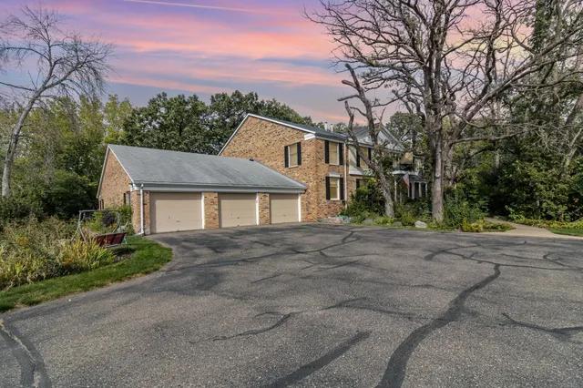 $214,900 | 1345 Crestridge Lane, Unit 102, Eagan, MN 55123