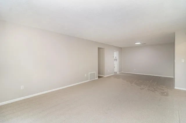 $214,900 | 1345 Crestridge Lane, Unit 102, Eagan, MN 55123