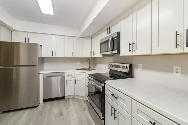 $214,900 | 1345 Crestridge Lane, Unit 102, Eagan, MN 55123