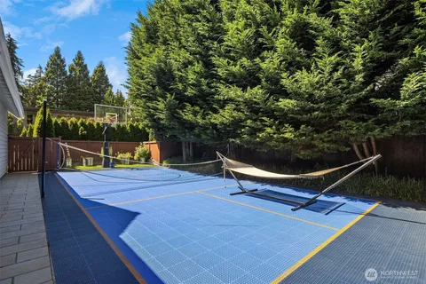 $5,298,000 | 2042 77th Avenue Northeast, Medina, WA 98039