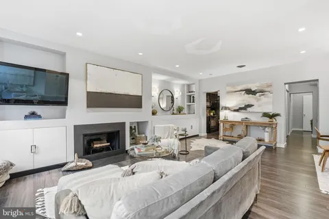 $815,000 | 1848 Wyoming Avenue Northwest, Unit 201, Washington, DC 20009