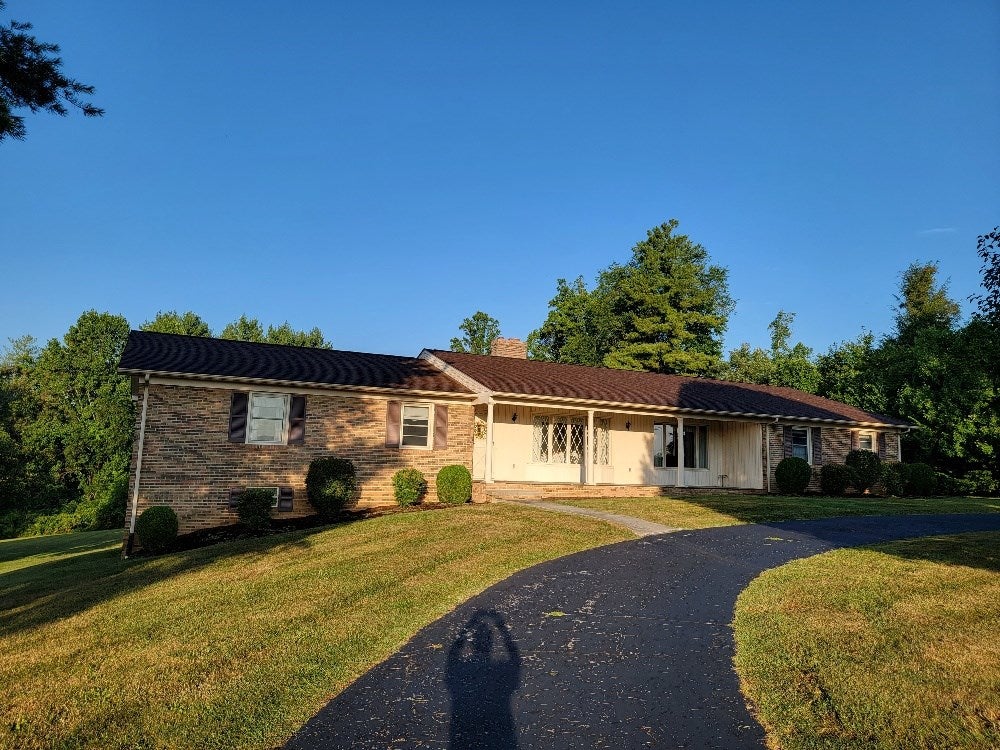 672 Breezy Ridge Road Woodlawn, VA 24381 - Photo 2 of 19 Gallery Image 2