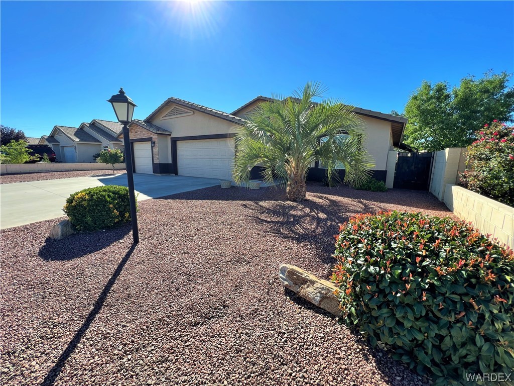 4274 East Cane Ranch Road Kingman, AZ 86401 - Photo 2 of 33