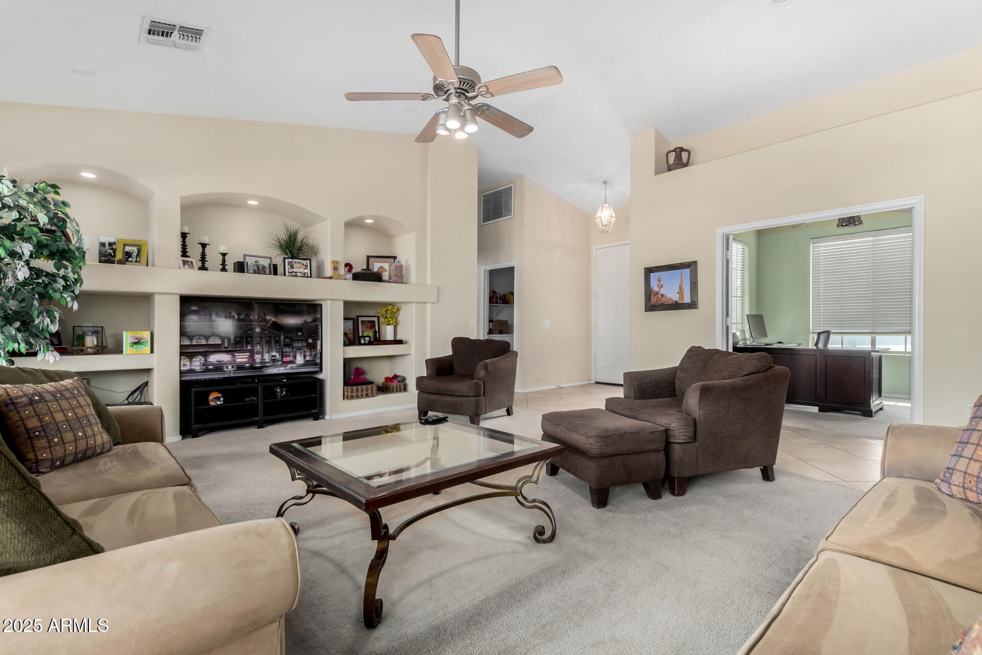 2612 West Summerside Road Phoenix, AZ 85041 - Photo 6 of 41 09 - Summerside
