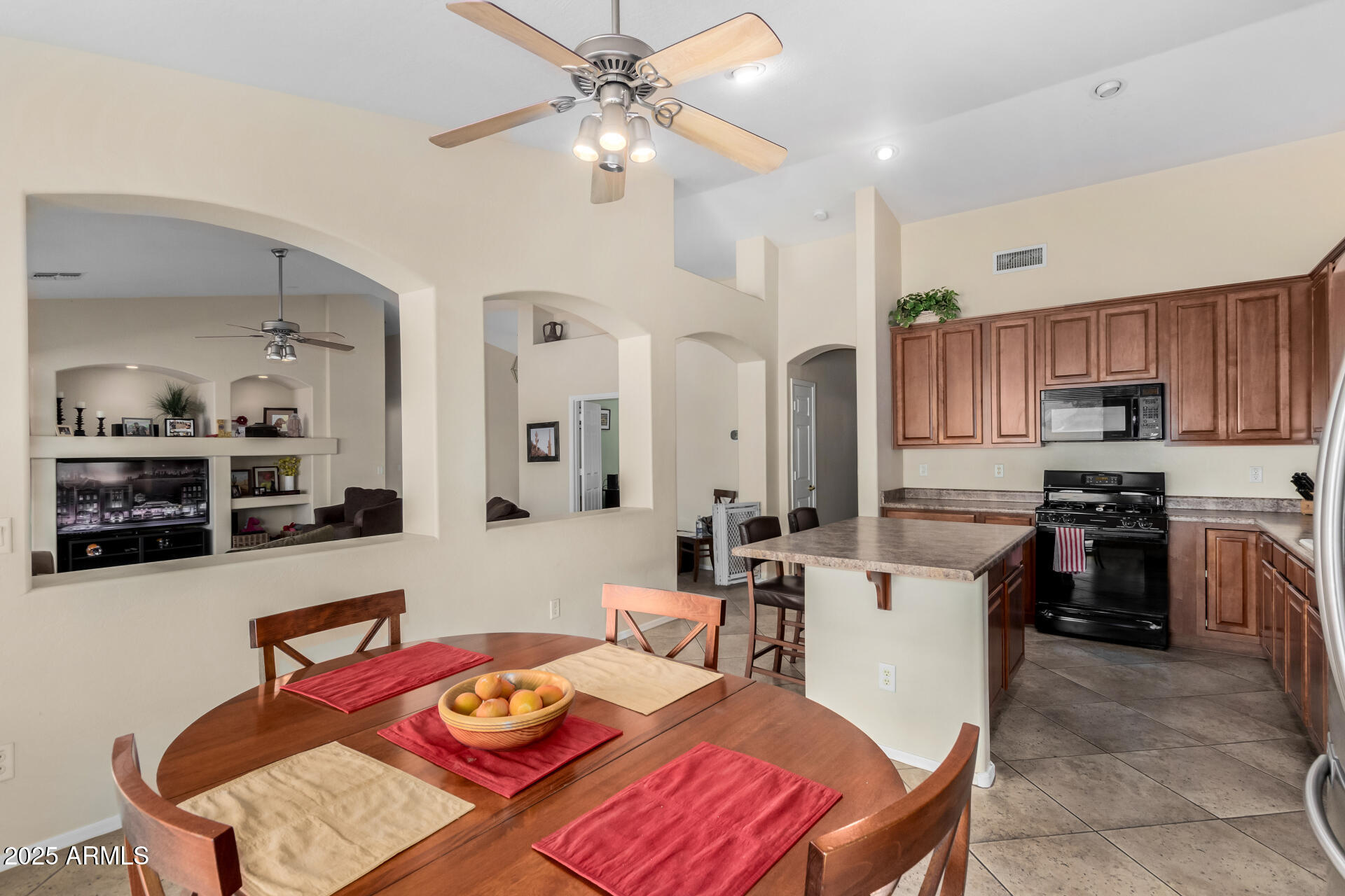 2612 West Summerside Road Phoenix, AZ 85041 - Photo 10 of 41 13 - Summerside