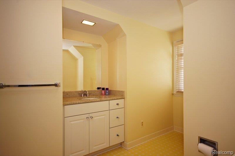 46 Warner Road Grosse Pointe, MI 48236 - Photo 18 of 25 DSC03712.JPG