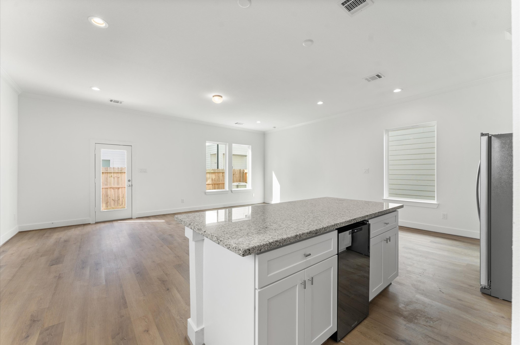 6402 Pregonero Lane Houston, TX 77048 - Photo 16 of 23 Photos are from another home completed with the same floor planPhotos are from another home completed with the same floor plan