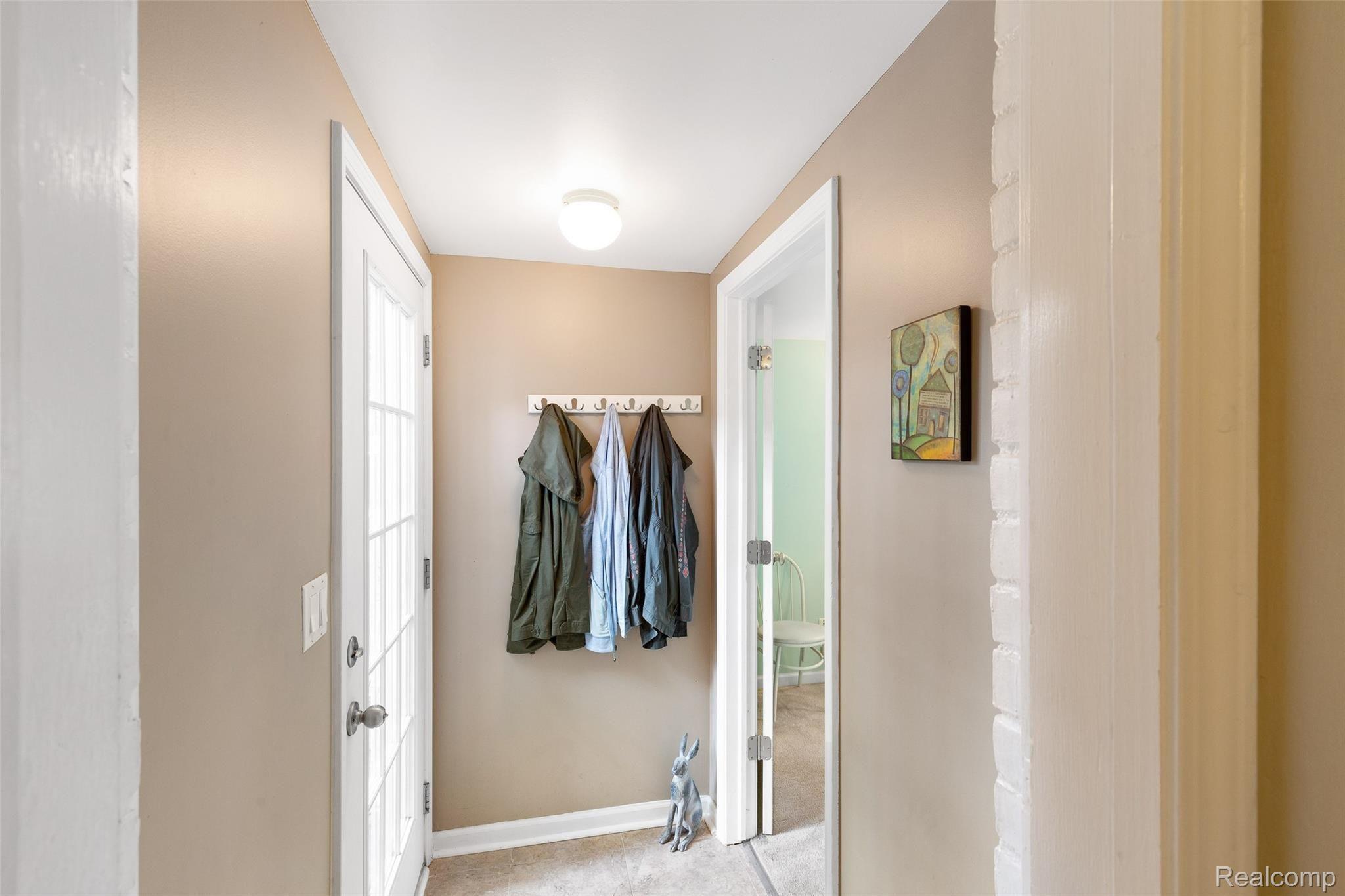 4223 Wakefield Road Berkley, MI 48072 - Photo 15 of 45 592A6166.jpg