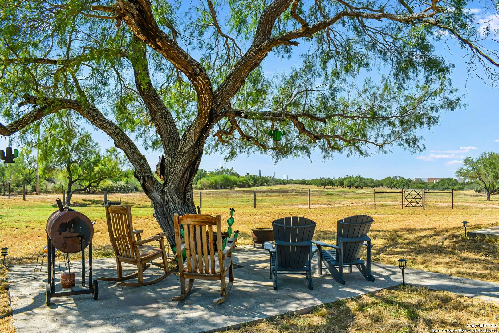 20757 North 83rd Laredo, TX 78040 - Photo 5 of 9 a view of a ocean with a table and chairs