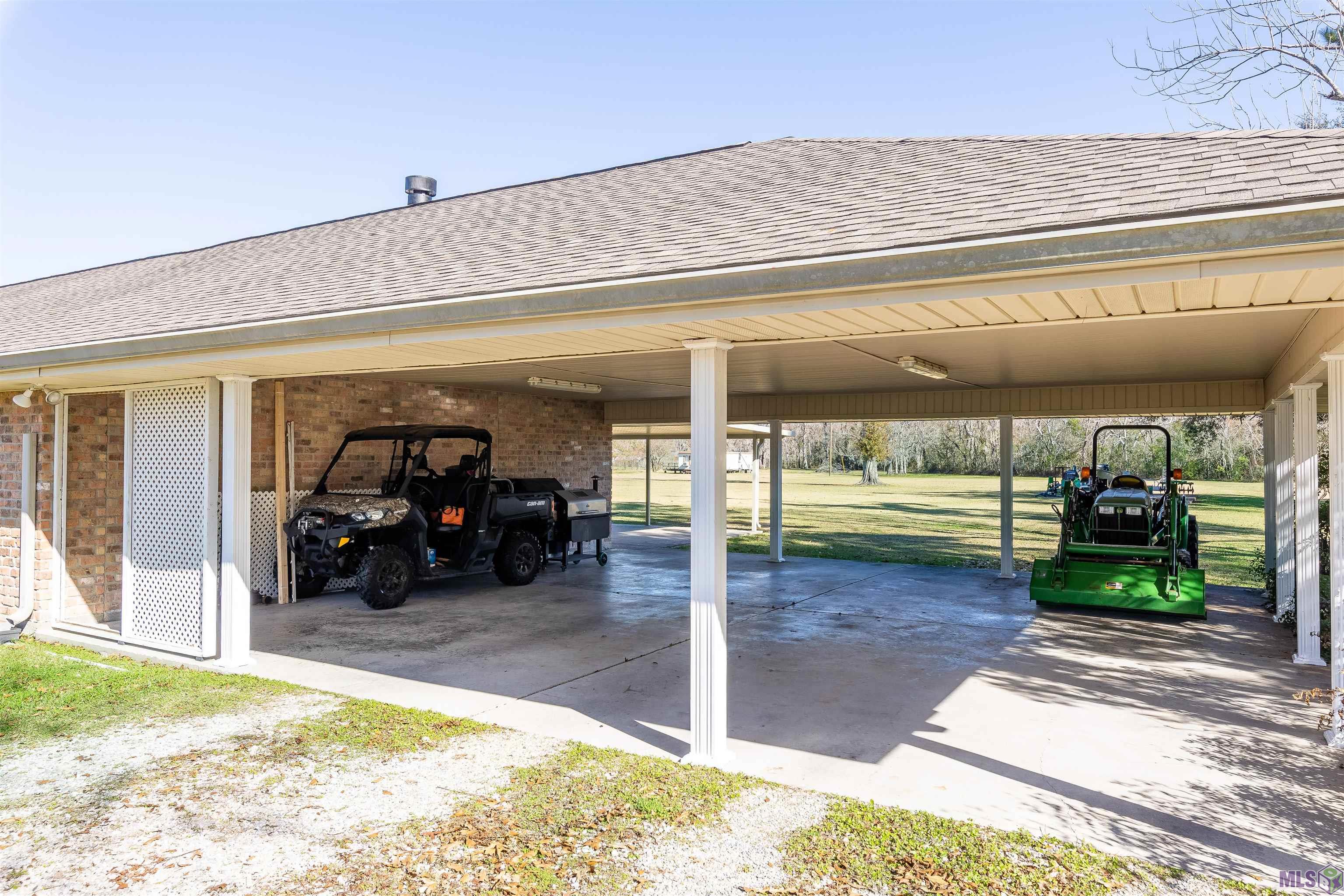 1142 Bayou Blue Road Houma, LA 70364 - Photo 5 of 23 Gallery Image 5