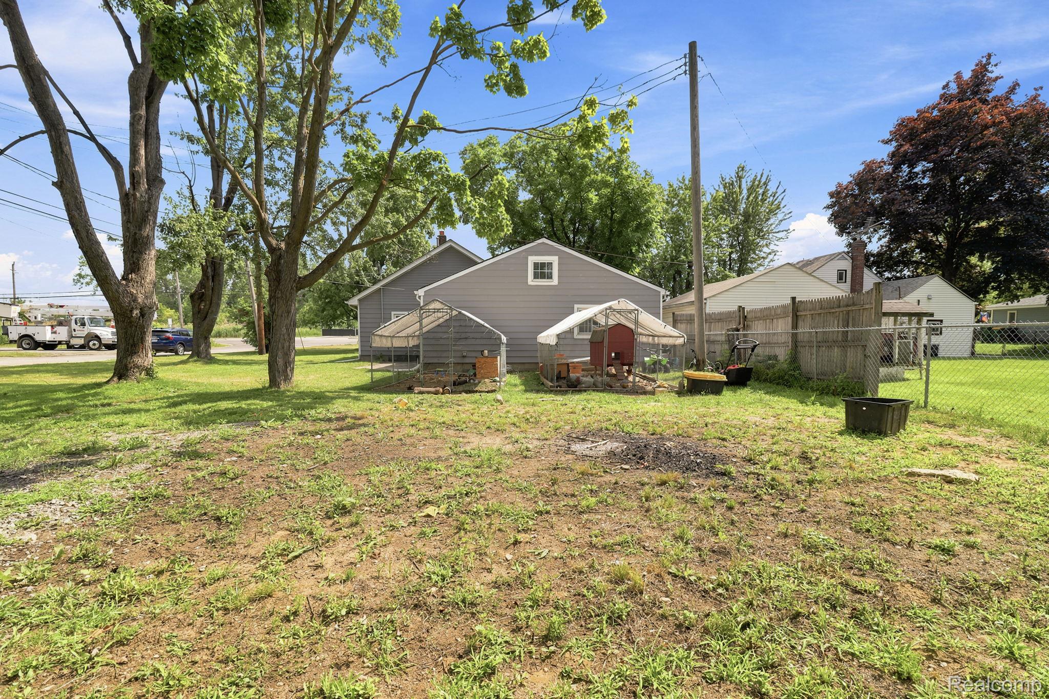 28112 Ecorse Road Romulus, MI 48174 - Photo 27 of 28 28-web-or-mls-IMG_0285.jpg