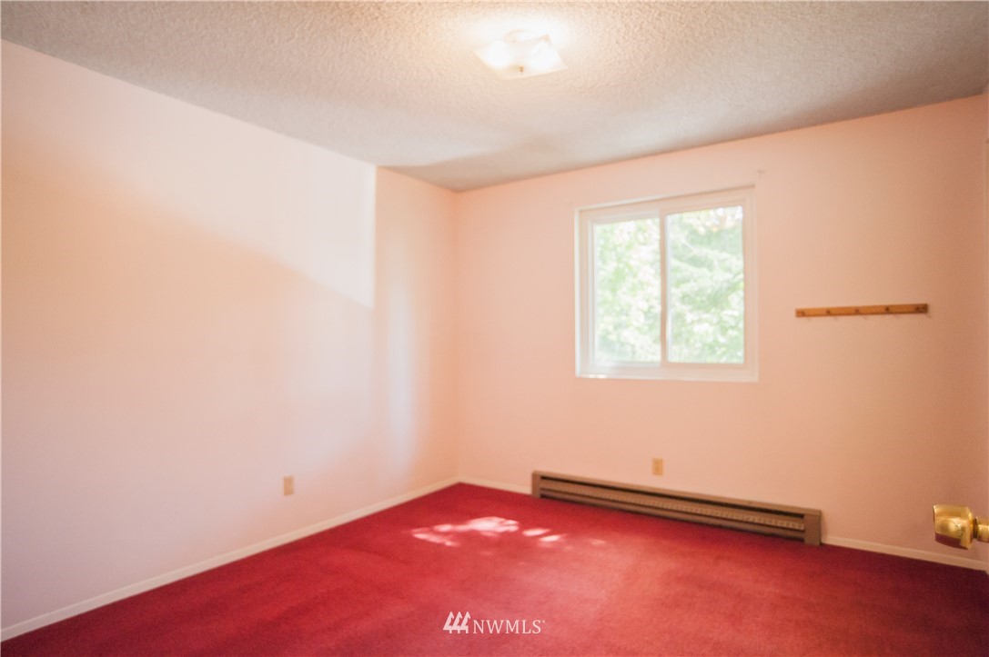 1932 Island View Road Oak Harbor, WA 98277 - Photo 12 of 22 Gallery Image 12