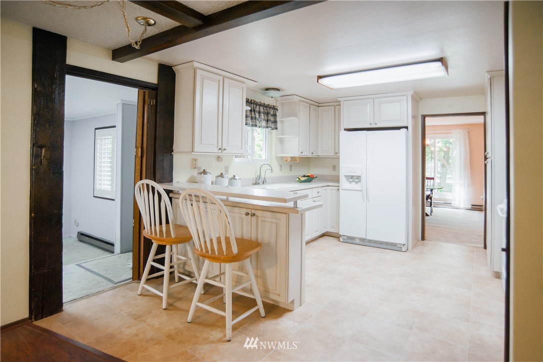 1932 Island View Road Oak Harbor, WA 98277 - Photo 4 of 22 Gallery Image 4