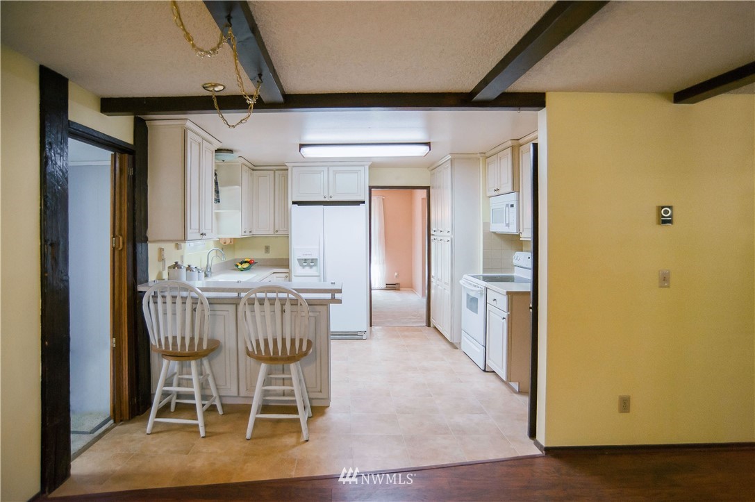 1932 Island View Road Oak Harbor, WA 98277 - Photo 5 of 22 Gallery Image 5