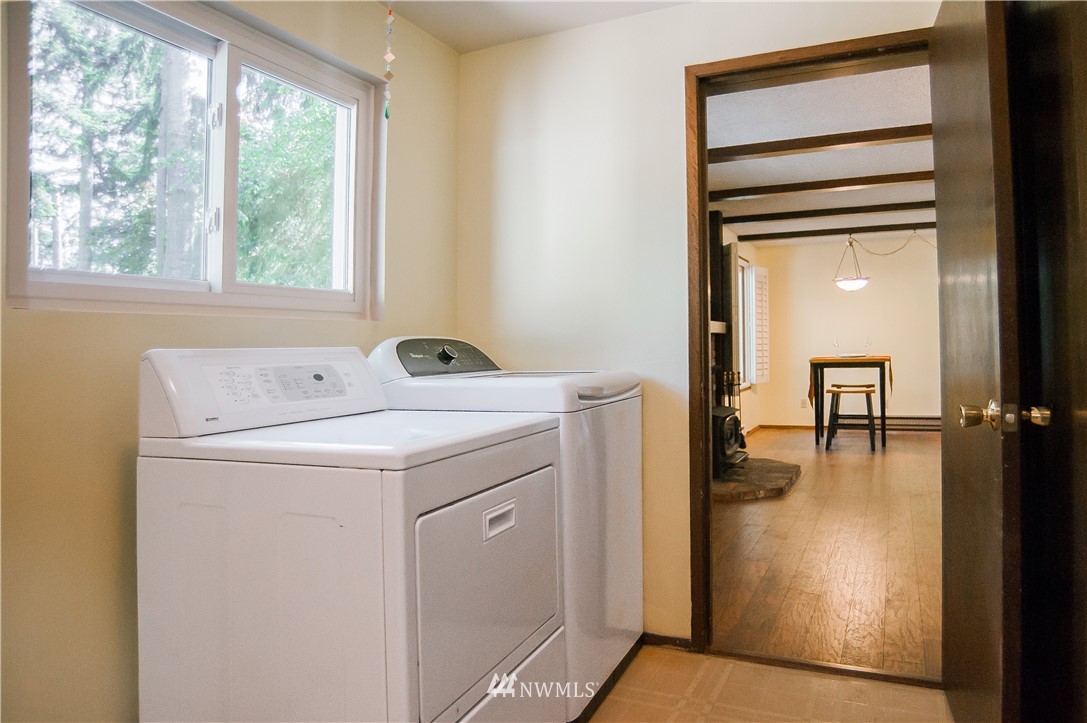 1932 Island View Road Oak Harbor, WA 98277 - Photo 8 of 22 Gallery Image 8