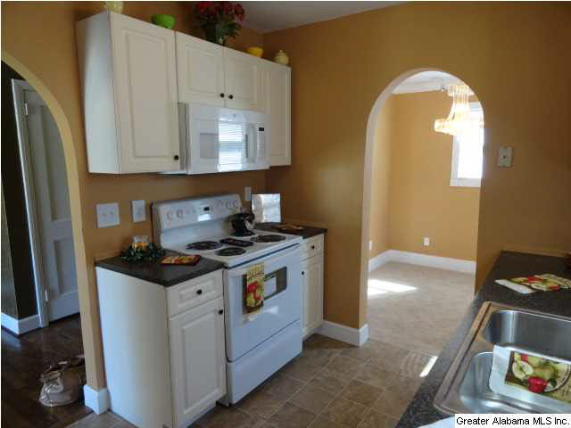 1384 Woodward Road Birmingham, AL 35228 - Photo 6 of 14