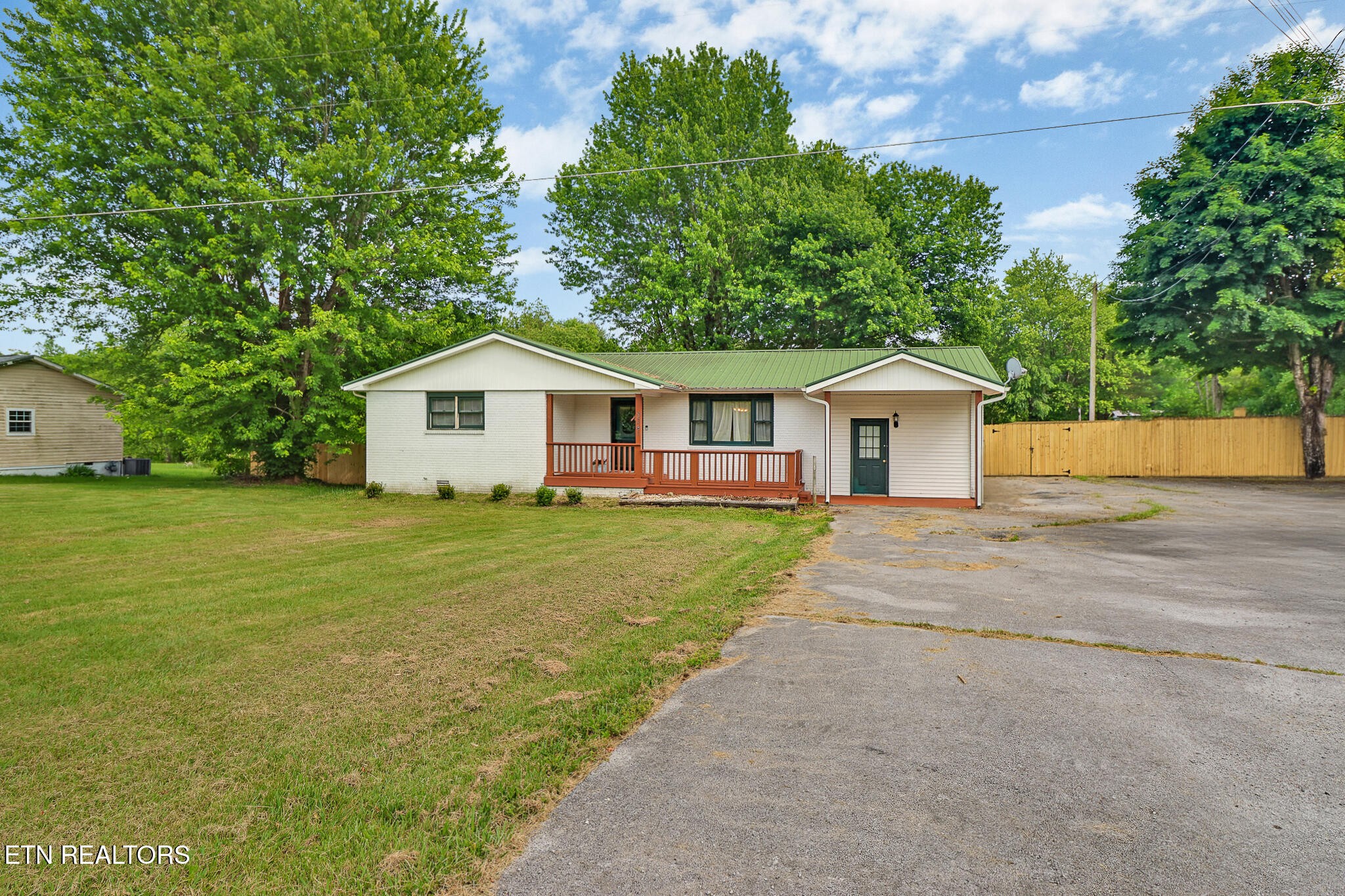 3341 Tabor Loop Crossville, TN 38571 - Photo 1 of 37 Gallery Image 1