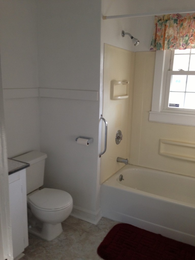 2406 Kessler Road Northeast Roanoke, VA 24012 - Photo 10 of 14 Bathroom