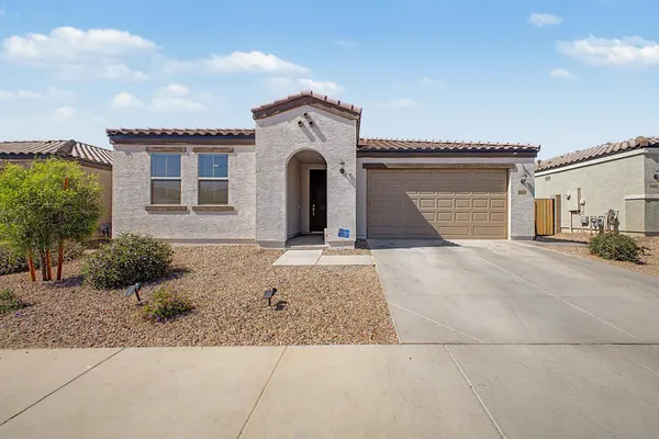 $2,800 | 2548 West Grenadine Road, Phoenix, AZ 85041