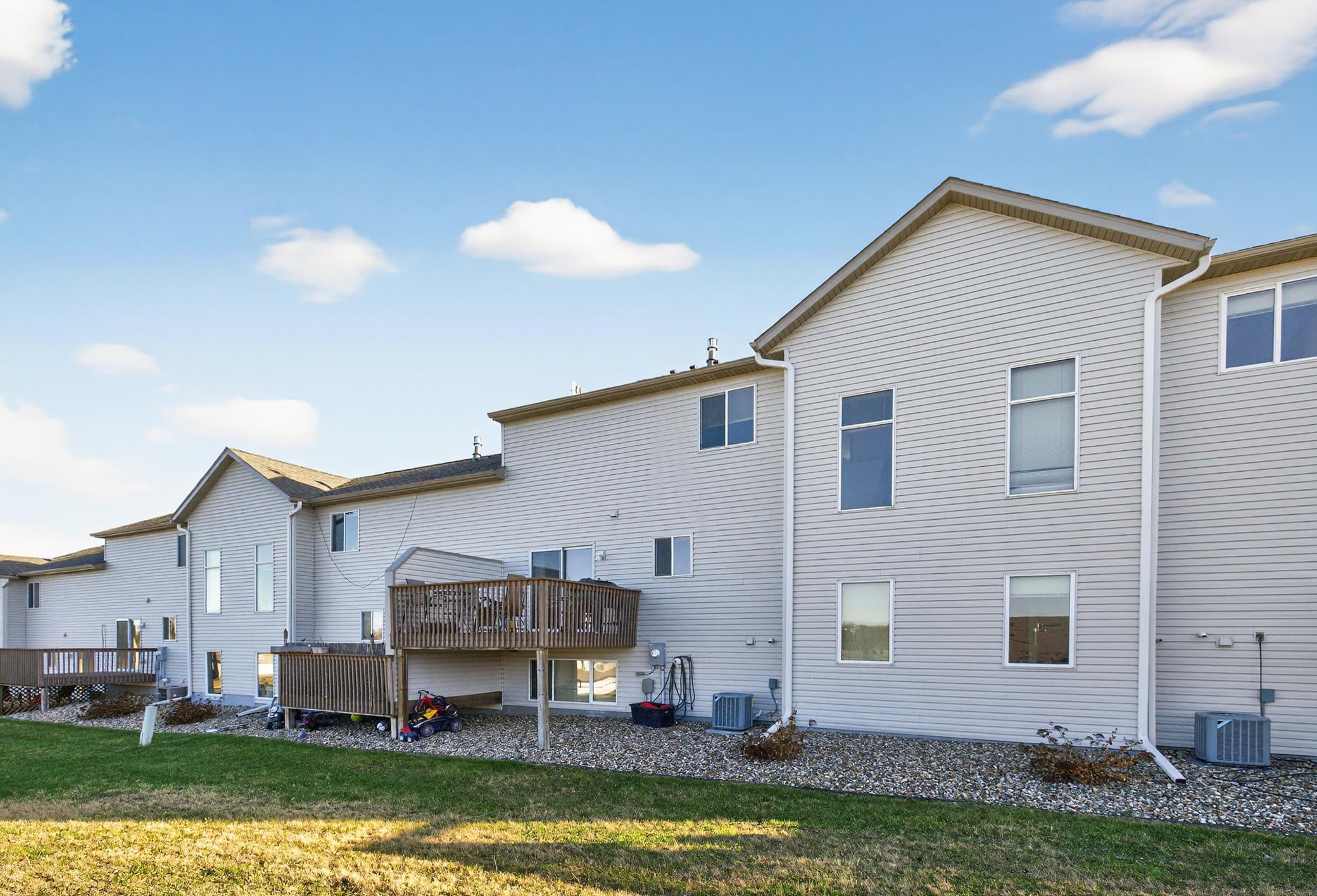 746 Baylee Place Southwest Pine Island, MN 55963 - Photo 4 of 32