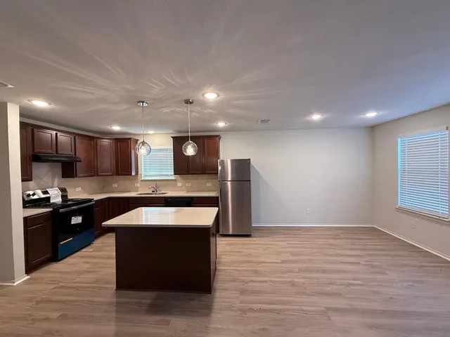 $1,950 | 6016 Anchors Landing Pass, Fort Worth, TX 76179