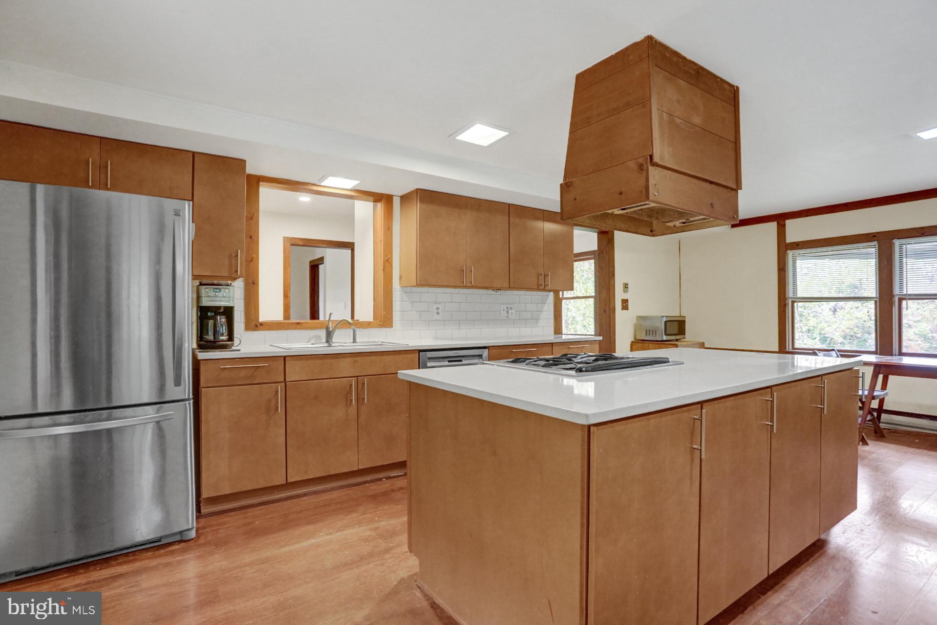 482 Bulltown Road Elverson, PA 19520 - Photo 14 of 37 Expansive kitchen