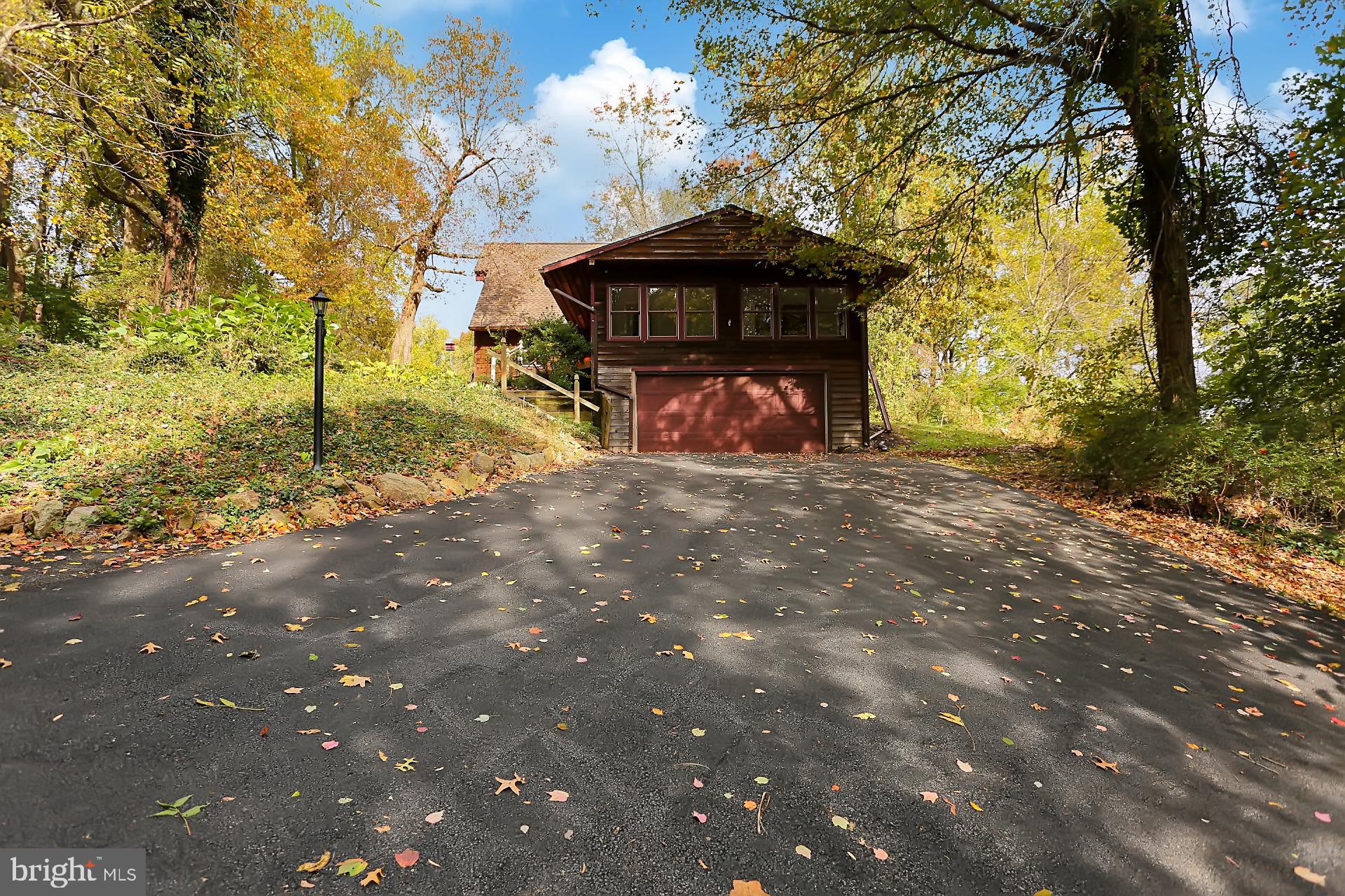 482 Bulltown Road Elverson, PA 19520 - Photo 33 of 37 Paved drive way