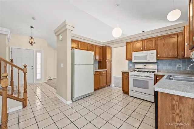 $425,000 | 353 Juniper Lane, South Elgin, IL 60177