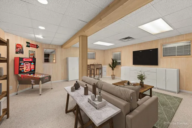 $425,000 | 353 Juniper Lane, South Elgin, IL 60177