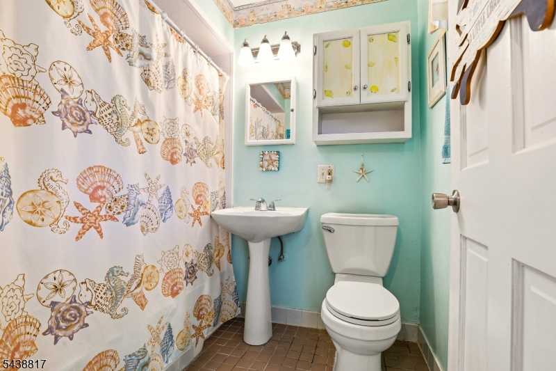 332 Riverside Avenue Lyndhurst, NJ 07071 - Photo 20 of 38