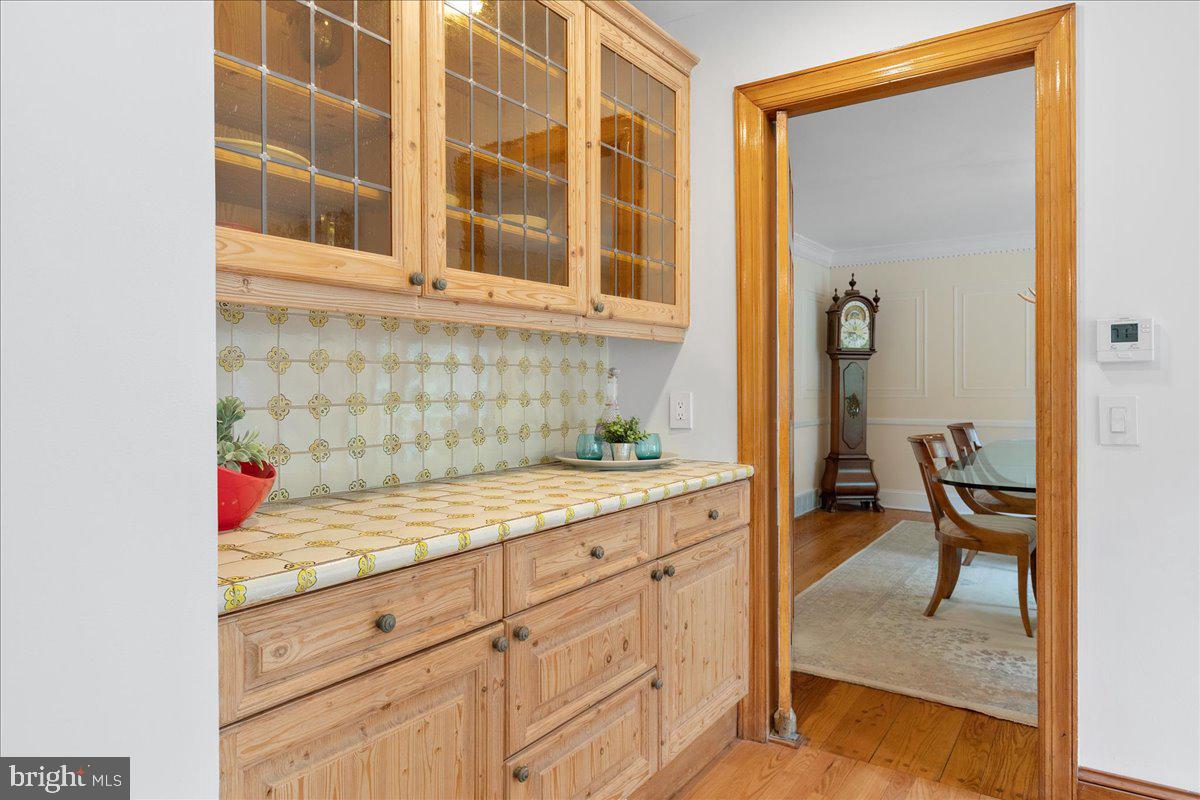 19 Rolling Hill Road Skillman, NJ 08558 - Photo 12 of 69 Built-in storage in Breakfast Room