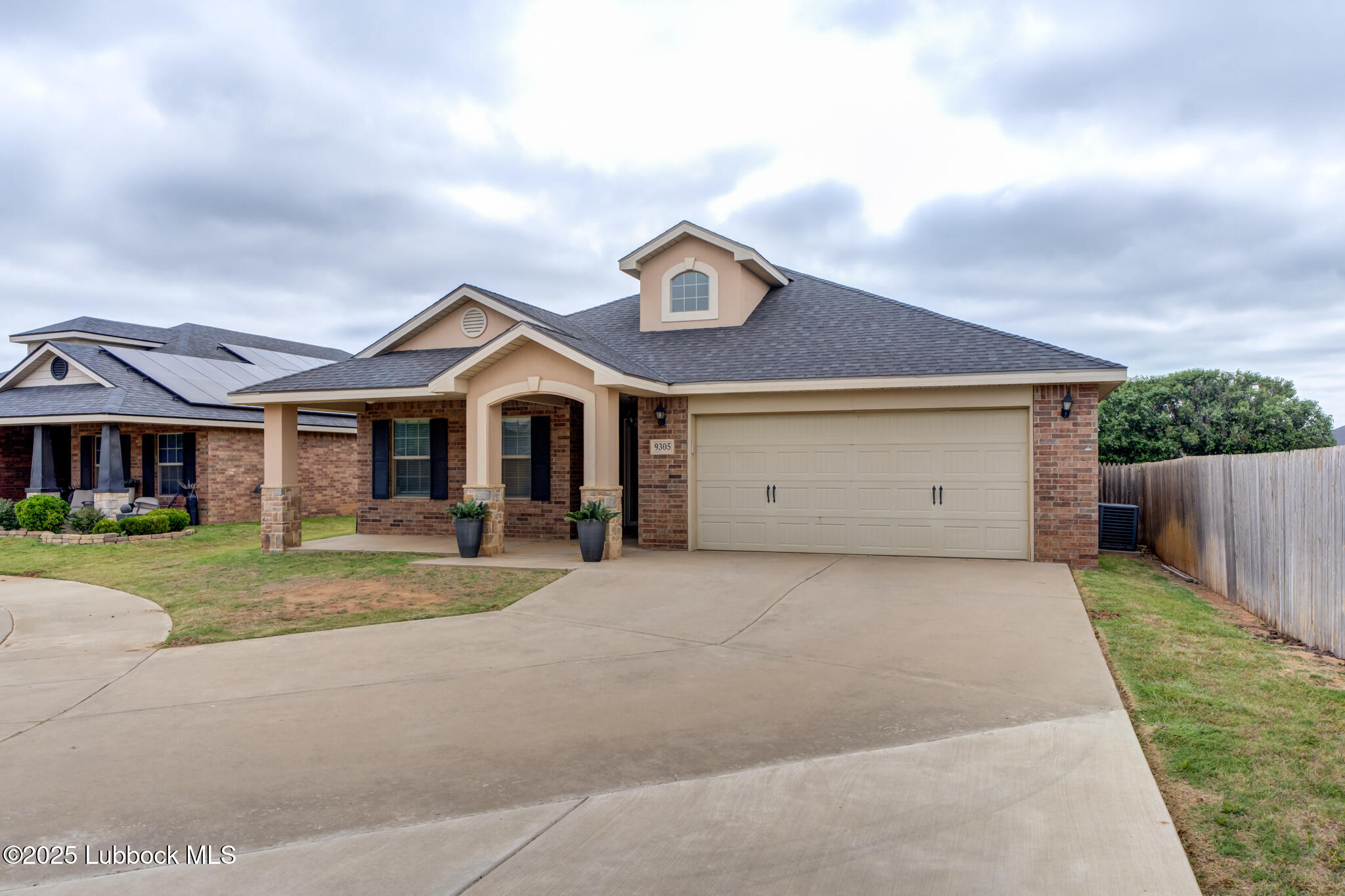9305 Ridgely Avenue Lubbock, TX 79424 - Photo 3 of 41 DSC05248_49_50