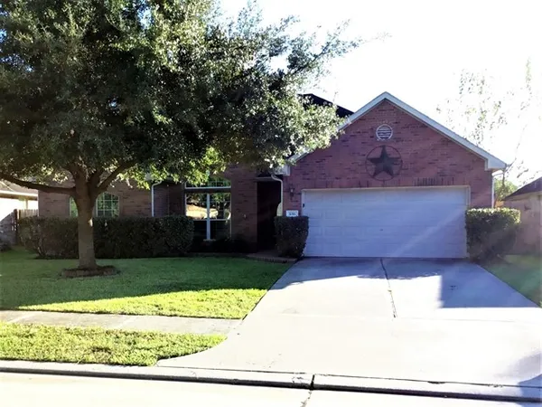 $2,375 | 1016 Brazos Court, League City, TX 77573