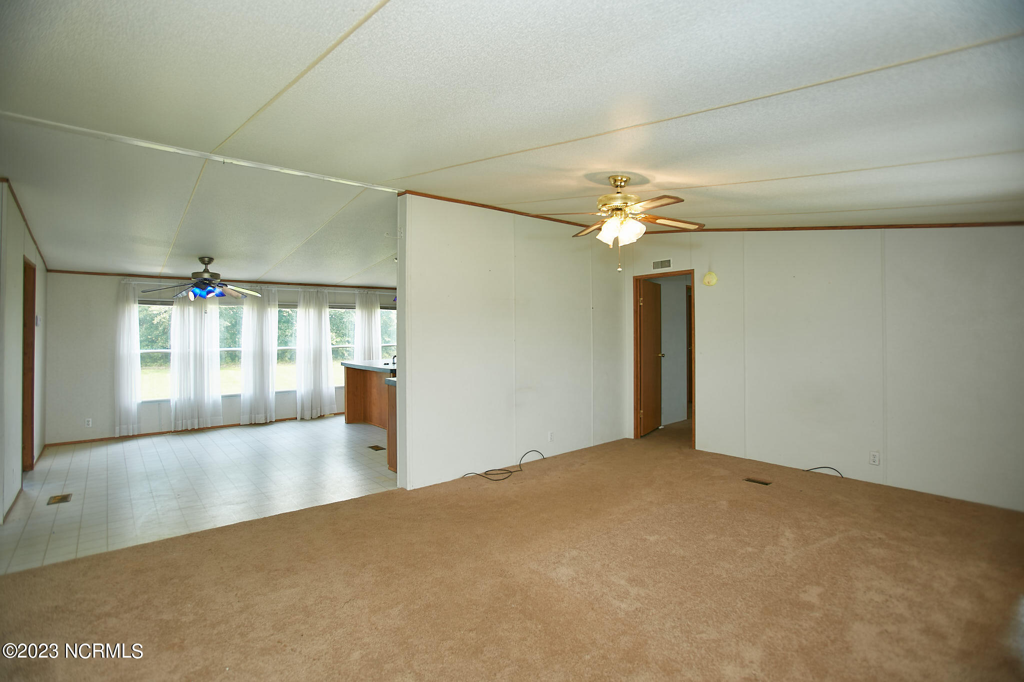8619 Ransom Ln - Great room