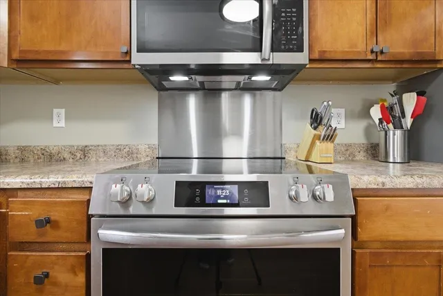 $299,900 | 318 Chester Knoll Drive, Bennington, VT 05201