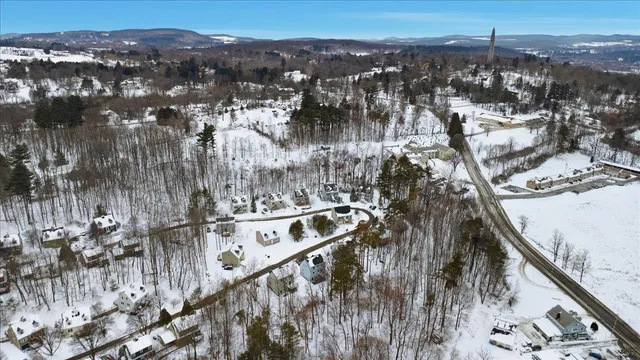 $299,900 | 318 Chester Knoll Drive, Bennington, VT 05201