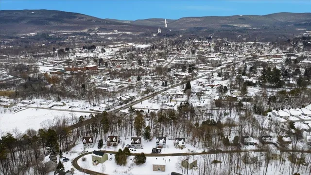 $299,900 | 318 Chester Knoll Drive, Bennington, VT 05201