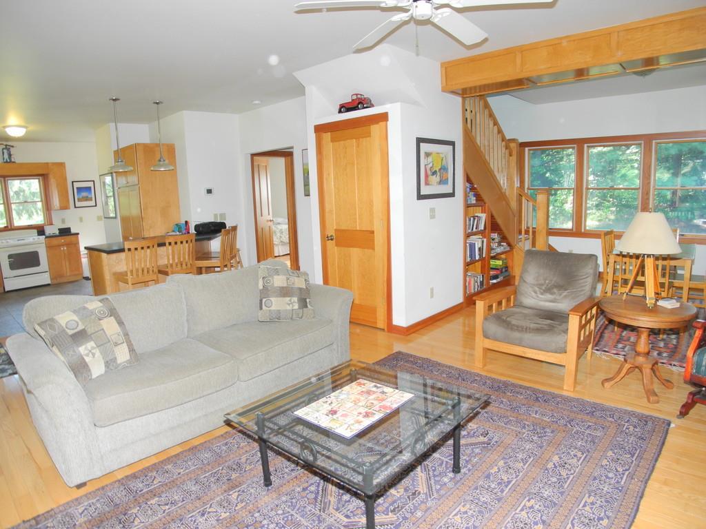 543 South Stony Point Road Suttons Bay, MI 49682 - Photo 11 of 27 1821979-10.JPG
