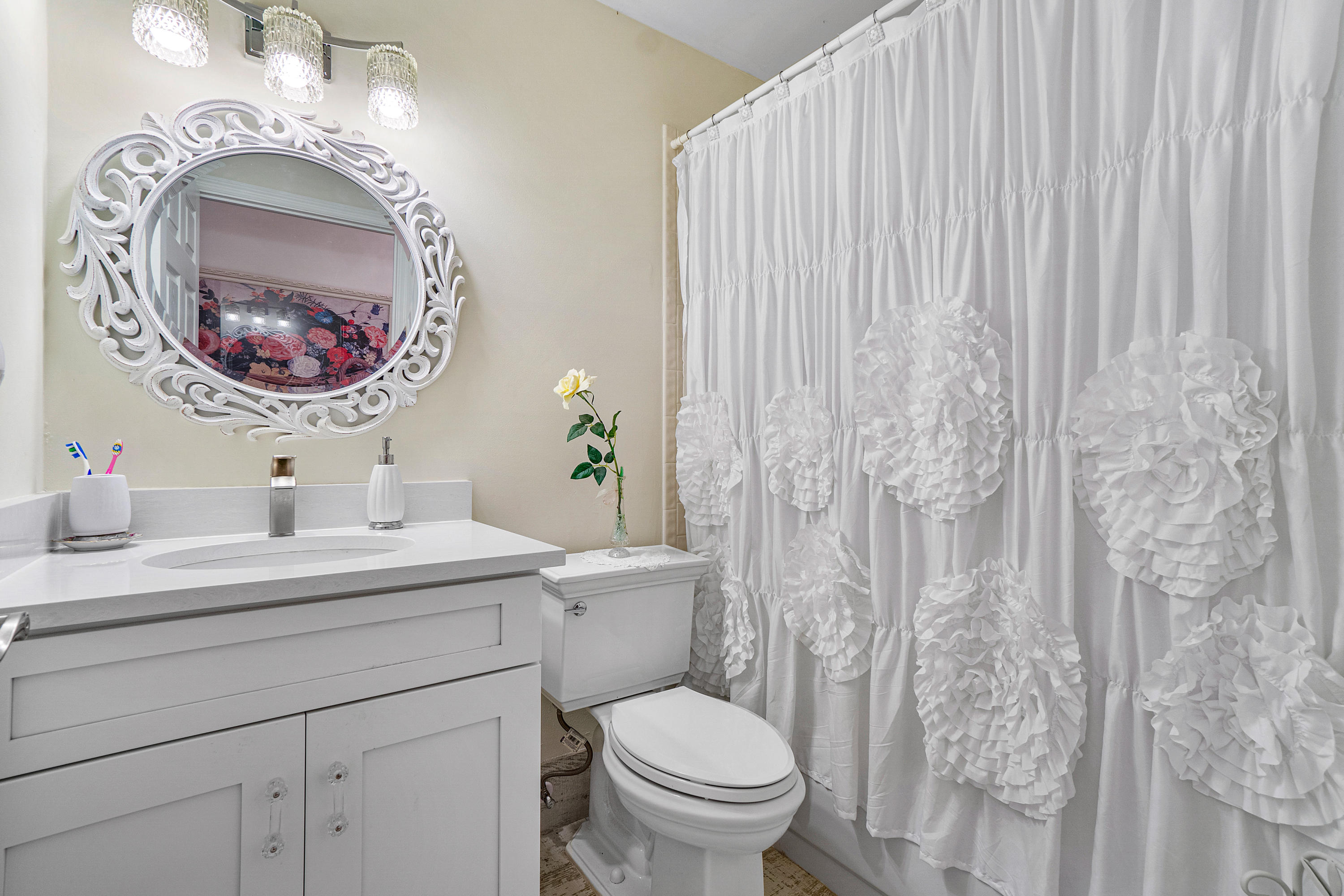23291 Feather Palm Court Boca Raton, FL 33433 - Photo 24 of 34 Guest Bathroom