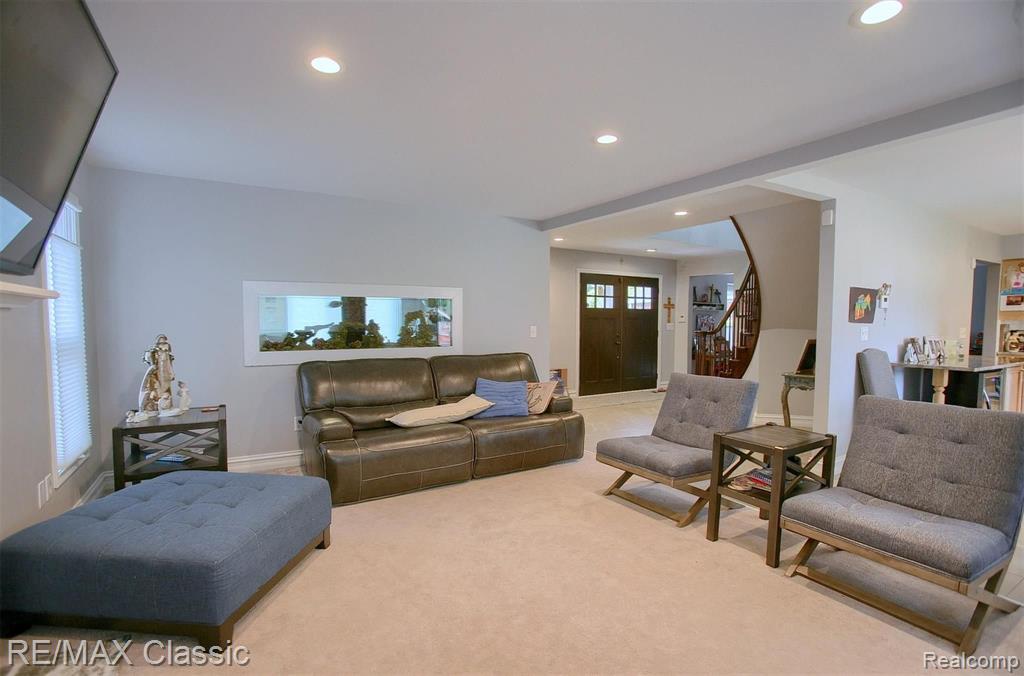 7415 Wing Lake Road Bloomfield Hills, MI 48301 - Photo 14 of 30