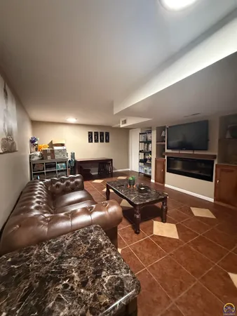 $242,500 | 1516 West Street, Emporia, KS 66801