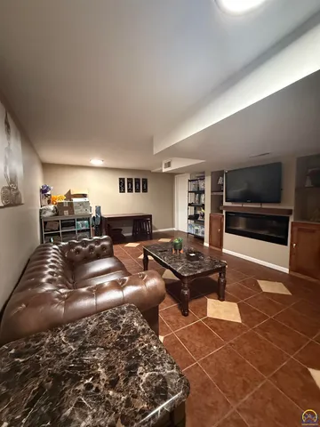 $249,500 | 1516 West Street, Emporia, KS 66801