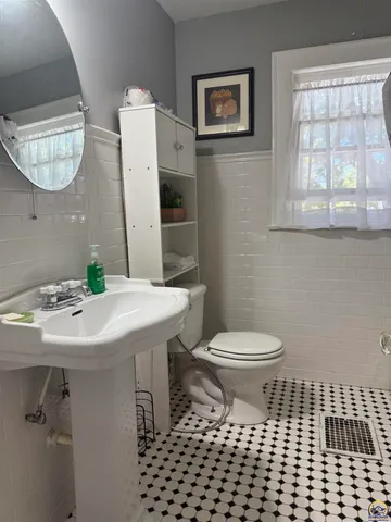 $249,500 | 1516 West Street, Emporia, KS 66801