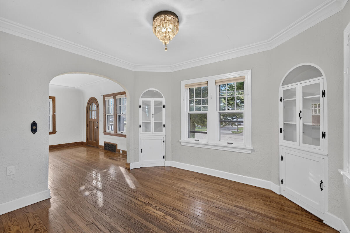 1510 Augusta Street Racine, WI 53402 - Photo 6 of 21 Dining Room