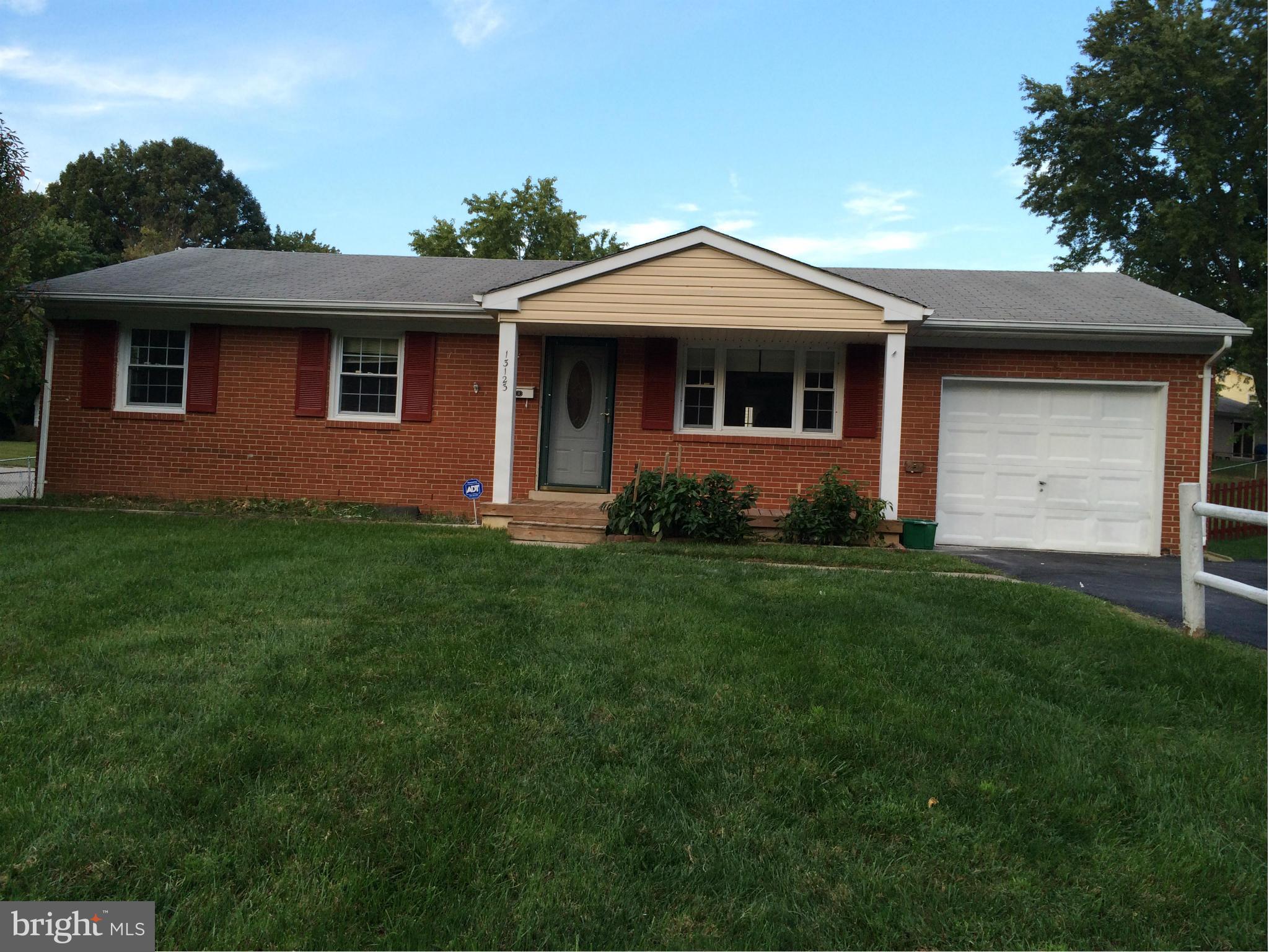 13123 Haddock Road Woodbridge, VA 22193 - Photo 1 of 10 Exterior (General)