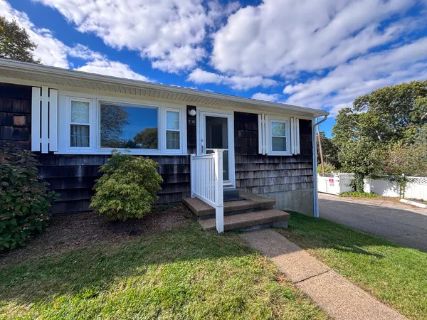 $610,000 | 124 Skiff Avenue, Unit C12, Vineyard Haven, MA 02568
